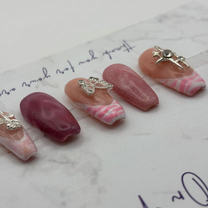 Pink Safari 💗🦓🦋